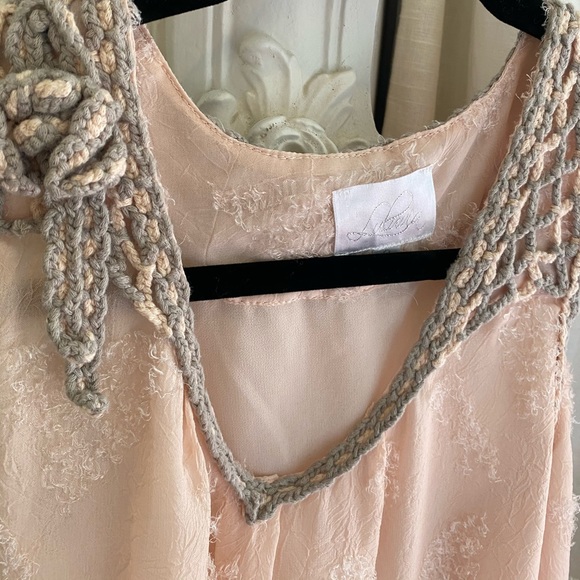 Pink ruffle blouse - Picture 3 of 4